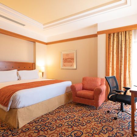 Holiday Inn Kuwait By Ihg Kuwait City Exterior foto